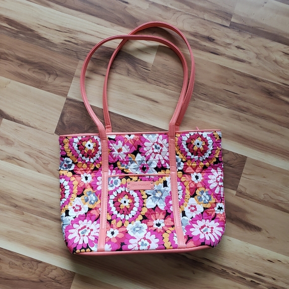 Vera Bradley Handbags - Vera Bradley small tote pixie bloom faux trim